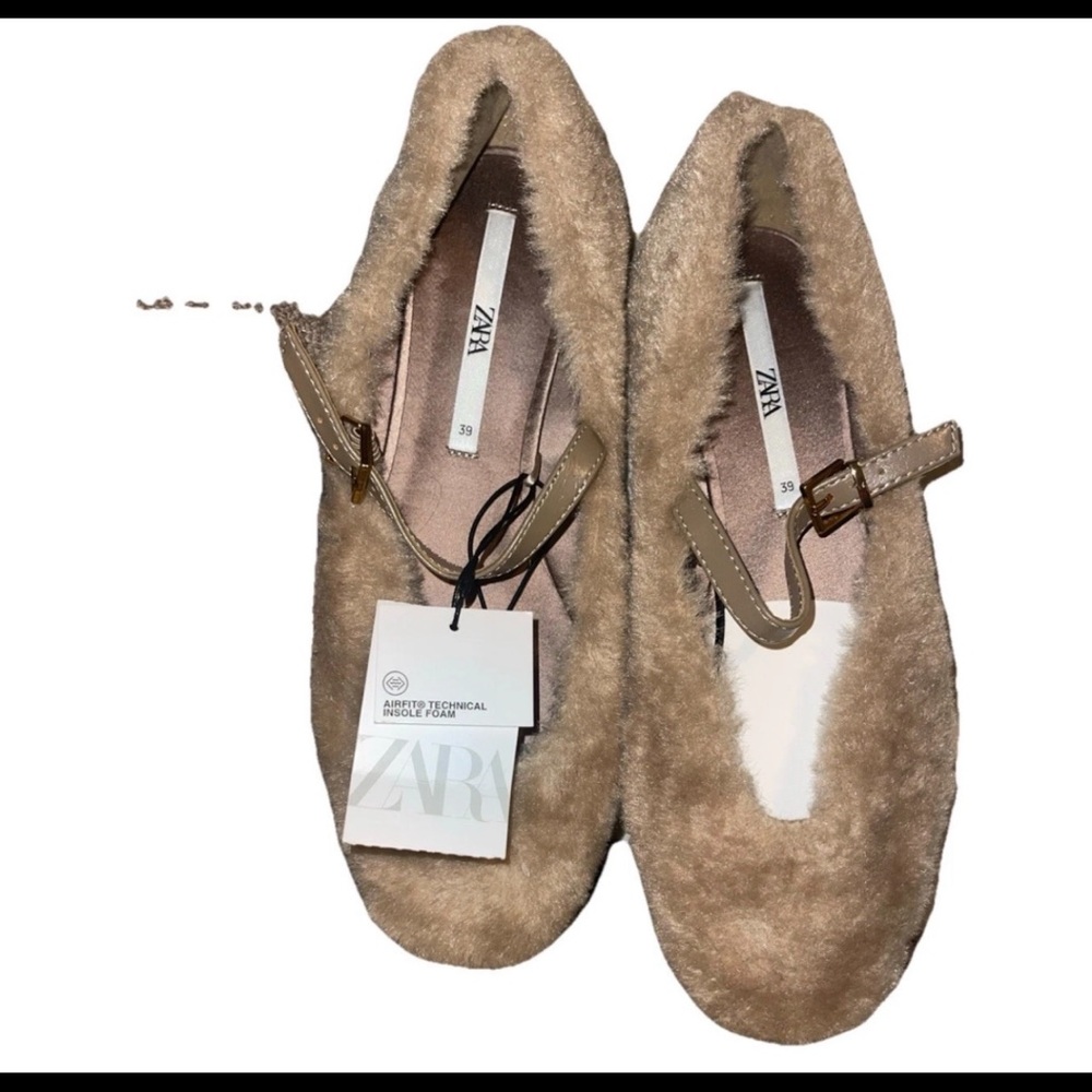 Zara Women's Beige Furry Slippers
